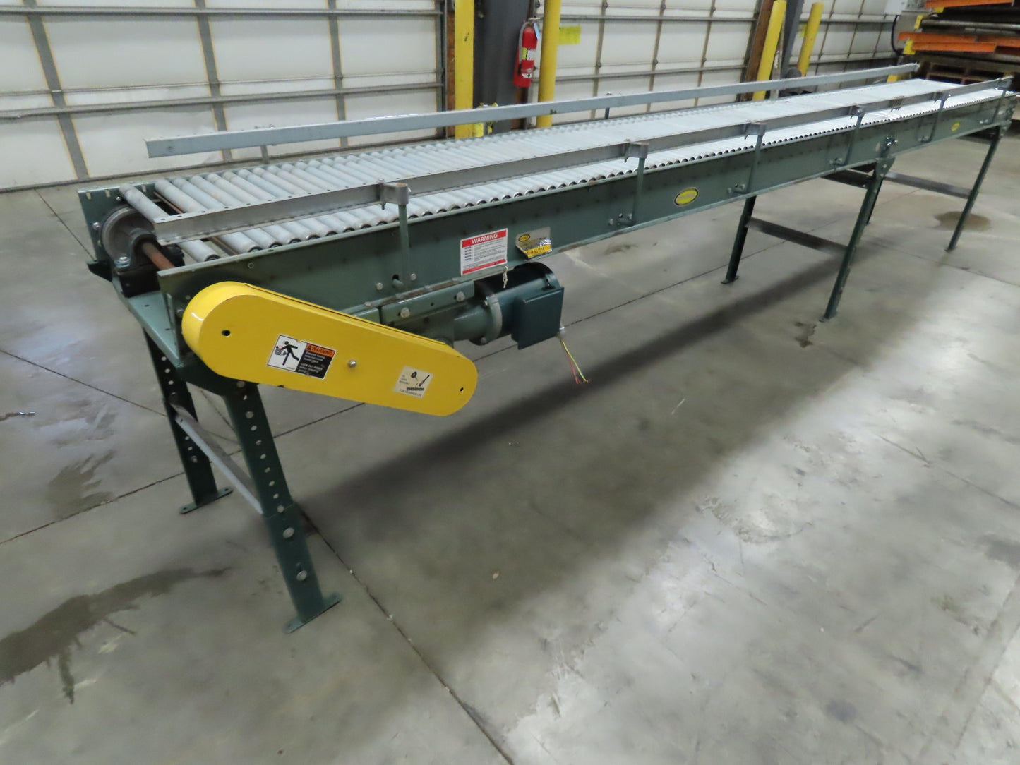 Hytrol 24"x 16' (22"BF) Power Roller Accumulation Conveyor 1Hp V-Belt End Drive