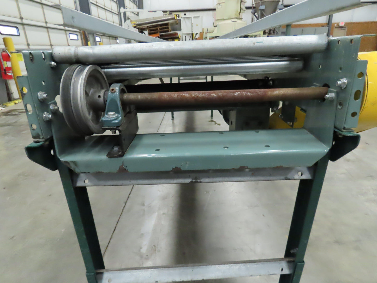 Hytrol 24"x 16' (22"BF) Power Roller Accumulation Conveyor 1Hp V-Belt End Drive
