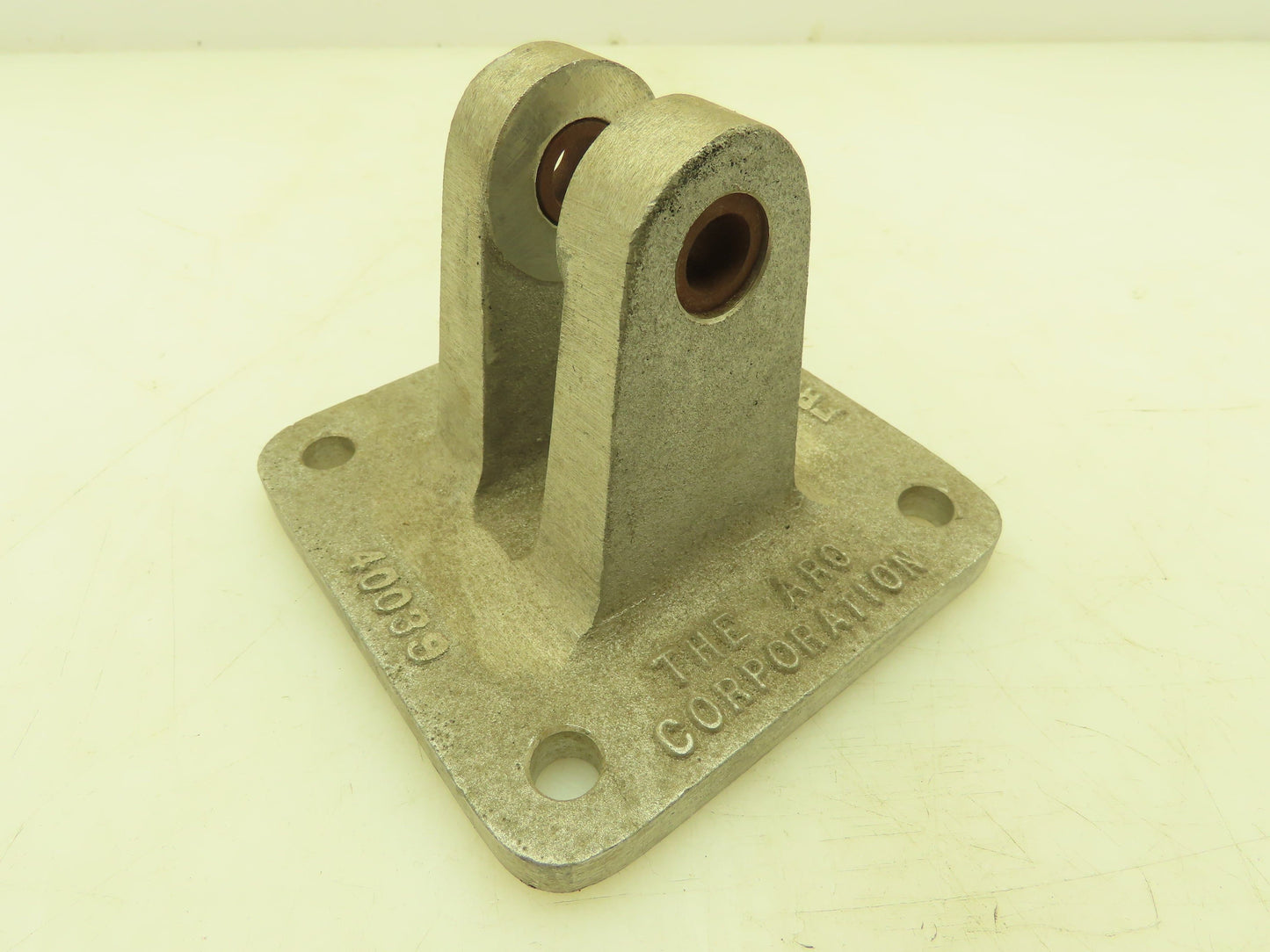 Aro 40039 40039 Cylinder Standoff Aluminum Eye Pivot Bracket 1/2" ID