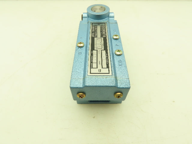 Honeywell Skinner S3A0AEX3 Pneumatic Directional Control Valve 3/8" NPT 150 PSI