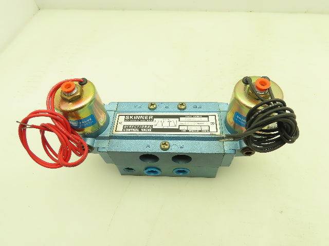 Skinner S3HHGDL4 Directional Control Spool Valve 5 Port 3 Pos 240V 3/8" NPT