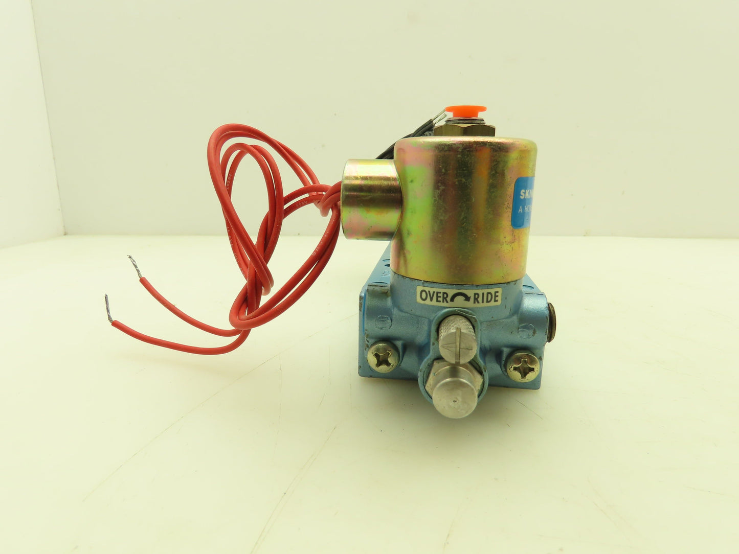 Skinner S3RRJBL3 Directional Control Spool Valve 5-Way 3 Pos 120V 3/8" NPT