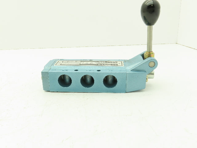 Skinner S3L0GJXX Manual Directional Control Valve 5-Way 3 Pos Spring Return