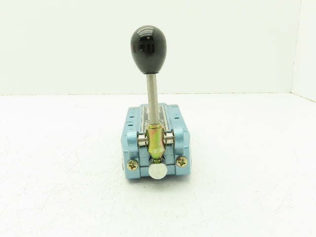 Skinner S3L0GJXX Manual Directional Control Valve 5-Way 3 Pos Spring Return