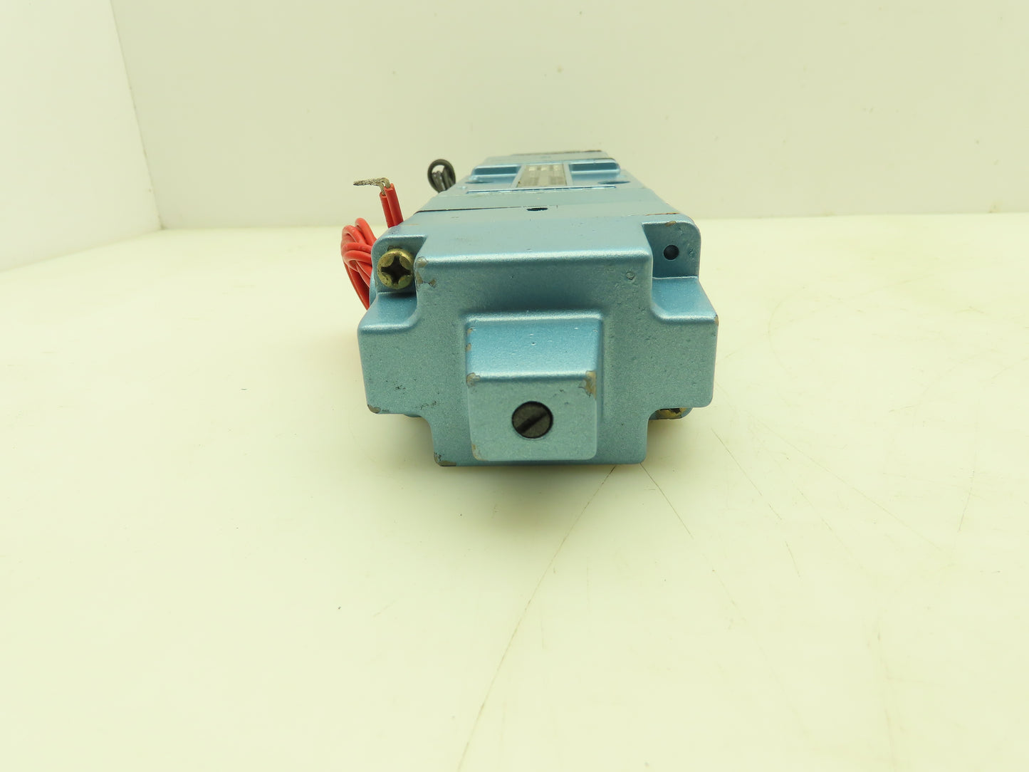 Skinner S4KKJAL4 Pneumatic Directional Control Valve 5-Way 3Pos 120V 150PSI 1/2"