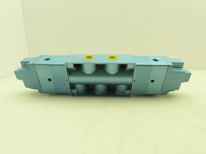 Skinner S4KKJAL4 Pneumatic Directional Control Valve 5-Way 3Pos 120V 150PSI 1/2"