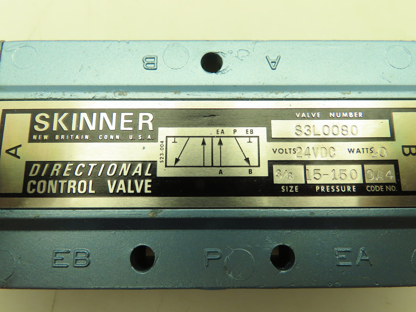 Honeywell Skinner S3L0080 Directional Control Valve 5-Way 2 Pos 24VDC 150PSI 3/8