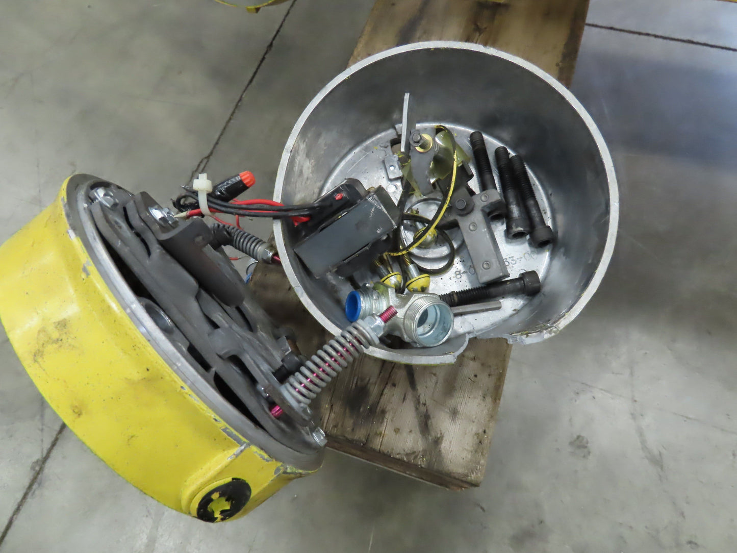 Cleveland Tramrail 15 Ton Underhung Bridge Crane Motorized End Truck Drive 5 Hp