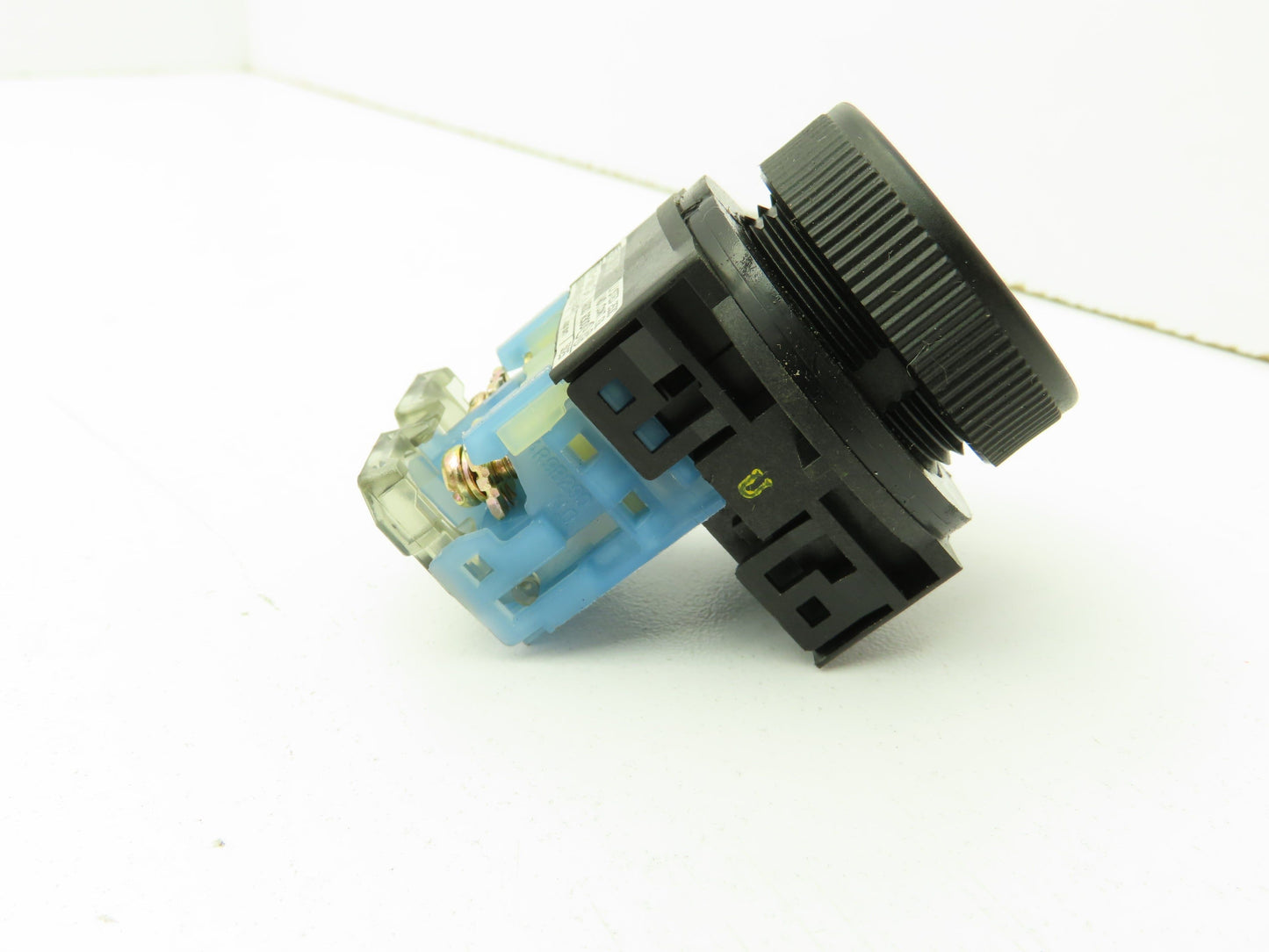 Fuji Electric AR30F0R Momentary Push Button Black Flush NO 600V 10A Lot of 8