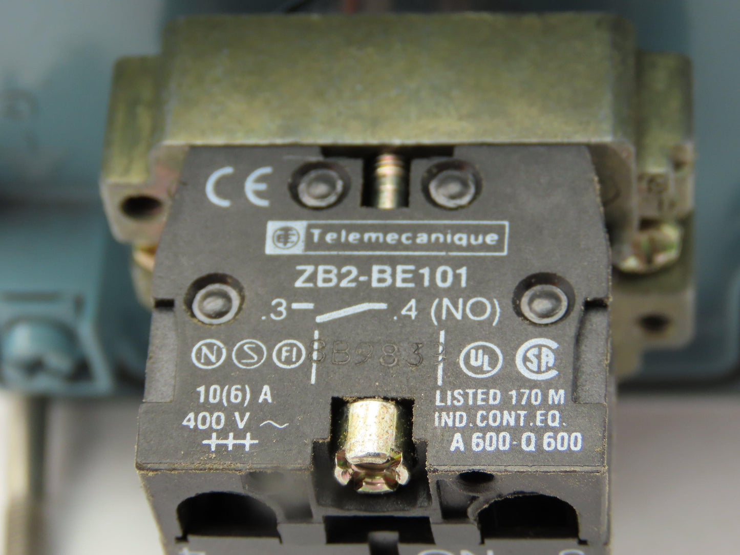 Telemecanique 2-Position Key Selector Switch Steel Control Box 1NO Contact 3x3"