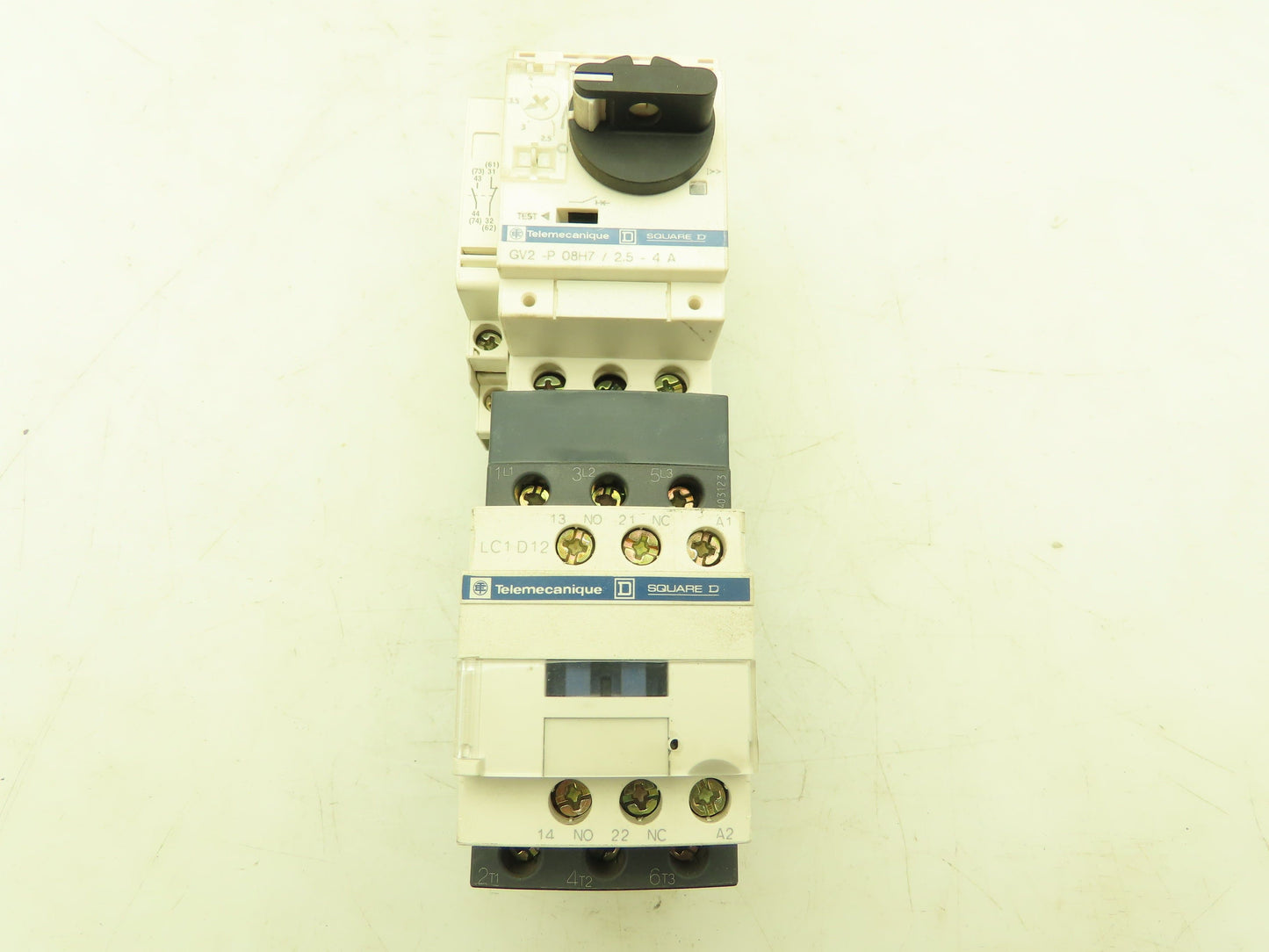 Square D Telemecanique Manual Motor Starter Contactor 3Ph 4A 690V 120V Coil