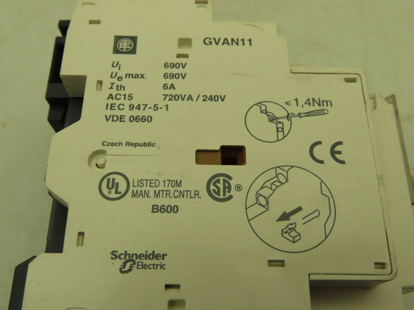 Square D Telemecanique Manual Motor Starter Contactor 3Ph 4A 690V 120V Coil