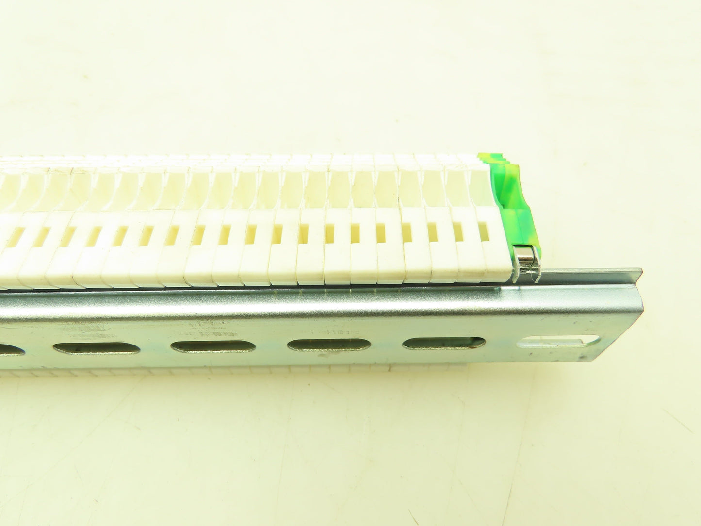 Konnect-It KN-T12 Terminal Block 600V 20A Lot of 80