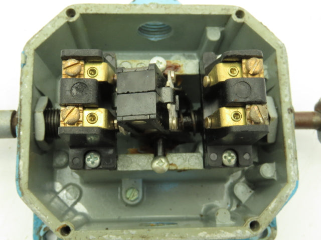 Rees 04944-000 Rope/Cable Operated Switch NO/NC Contacts R/L Hand 15Lb 250V Max