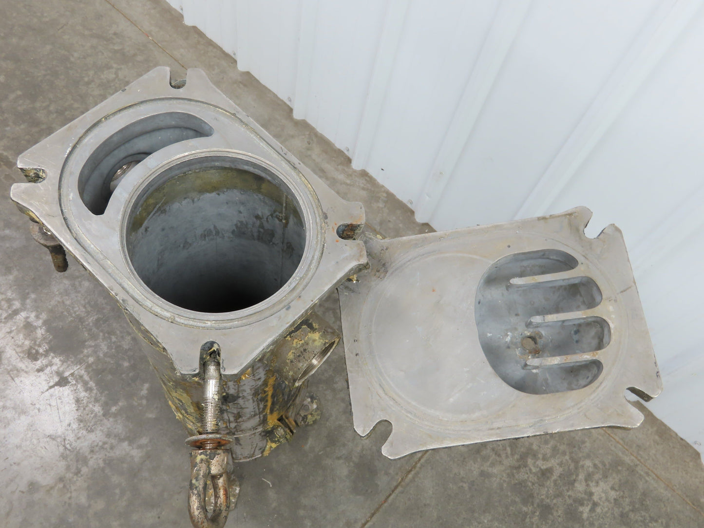 Filter Specialist FSPN-85 FSI Filter Bag Housing #1 316SS Side 2" Input/Output