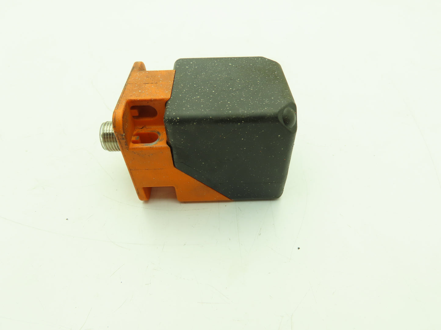 IFM Efector IM5136 Inductive Sensor Proximity Switch 40mm PNP 10-36VDC