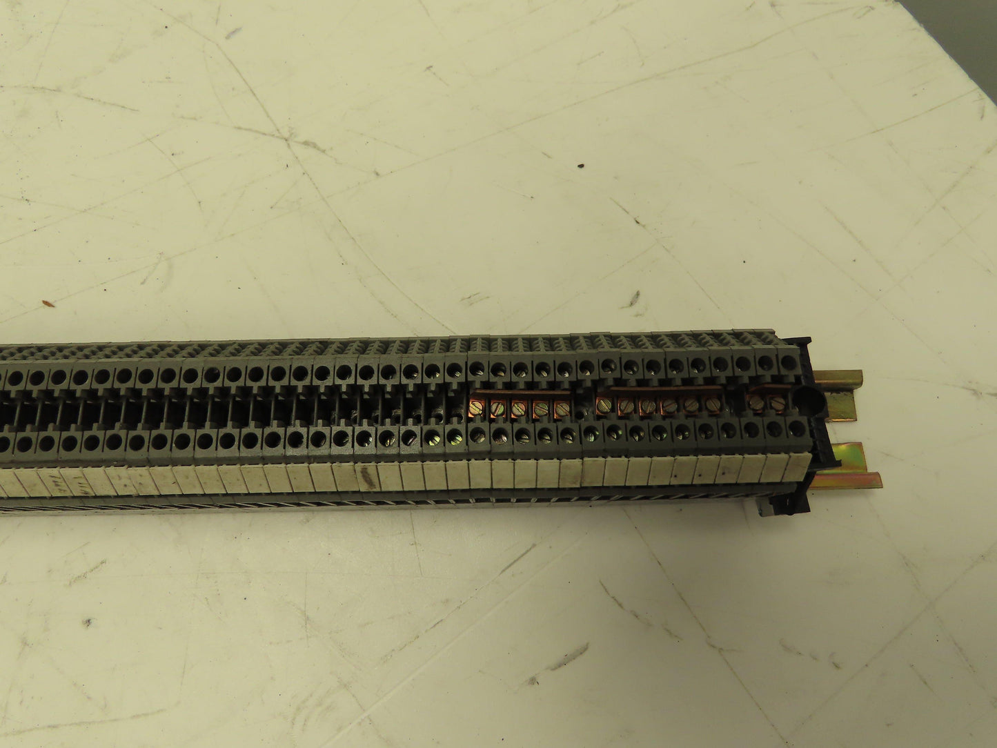 Kema Keur WK2.5/U Terminal Block 39" DIN Rail Strip 24-12 AWG  (190pcs)