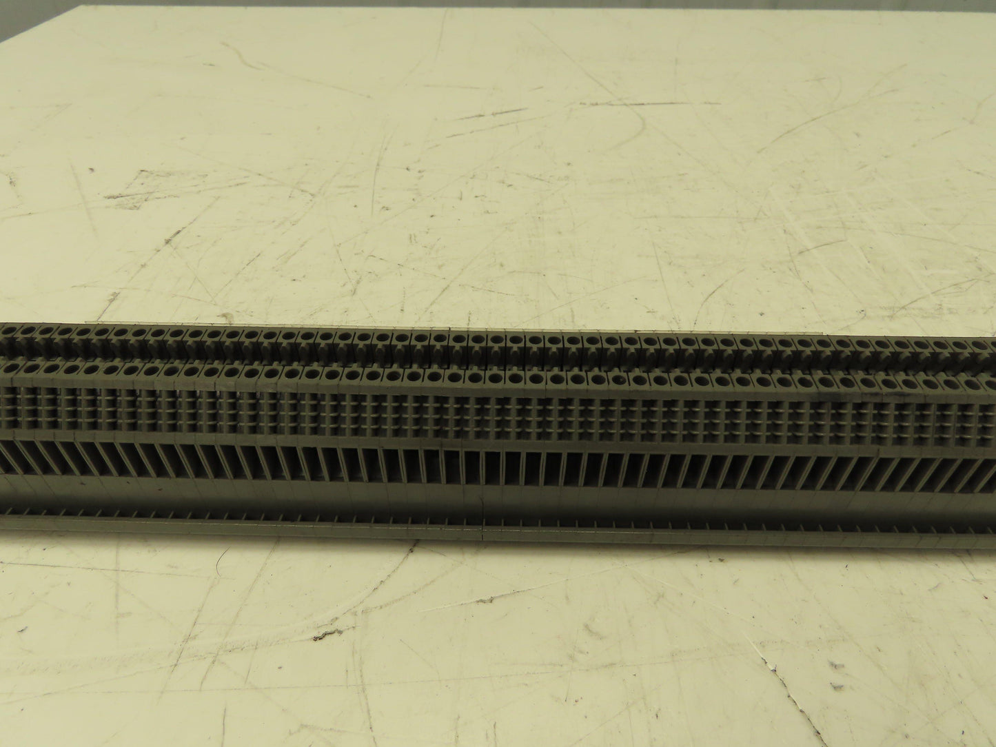Kema Keur WK2.5/U Terminal Block 39" DIN Rail Strip 24-12 AWG  (190pcs)