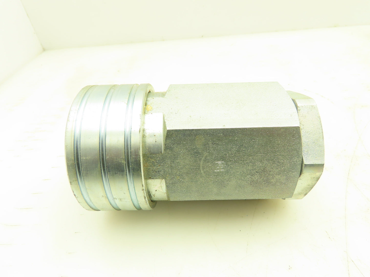 Parker H12-62 Hydraulic Steel Quick Coupler 1-1/2" Body 1" FNPT 60 Series