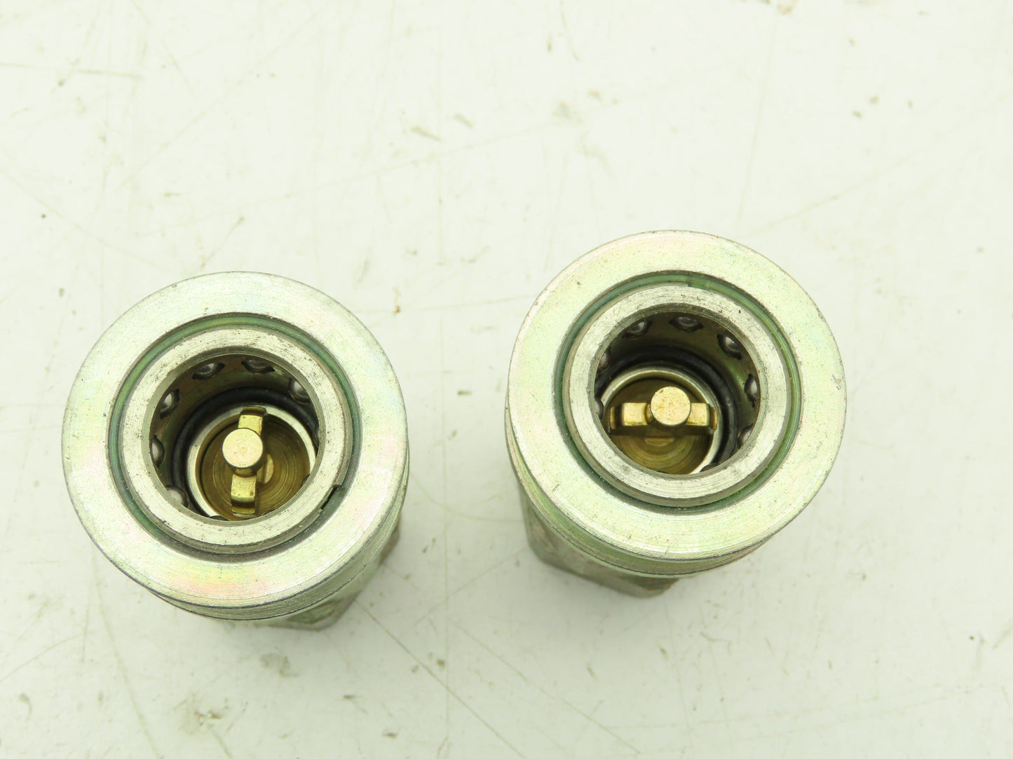 Snap-Tite VEAC8-8F Hydraulic Quick Disconnect Hose Coupling 1/2" FNPT  Lot of 2