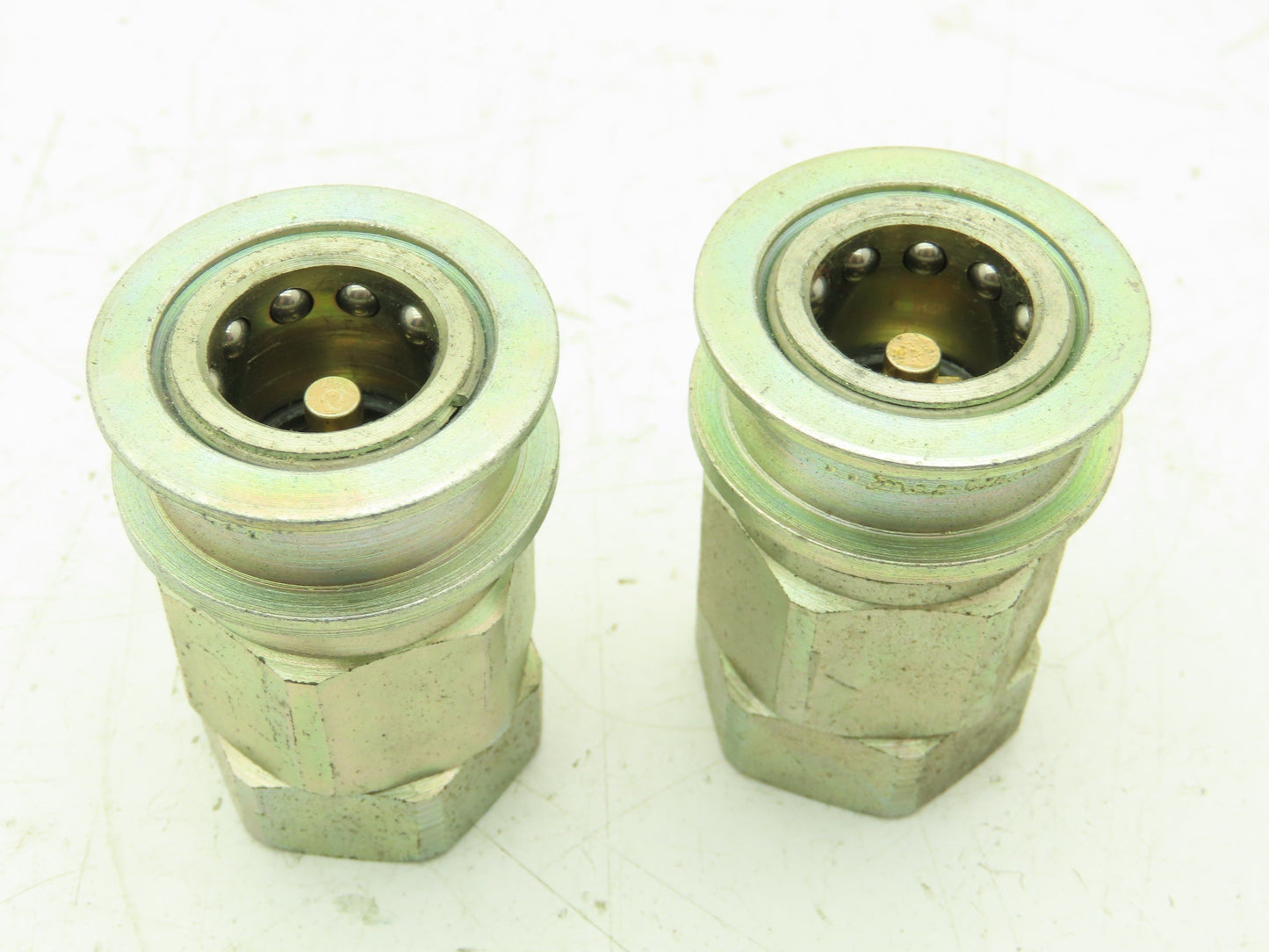 Snap-Tite VEAC8-8F Hydraulic Quick Disconnect Hose Coupling 1/2" FNPT  Lot of 2