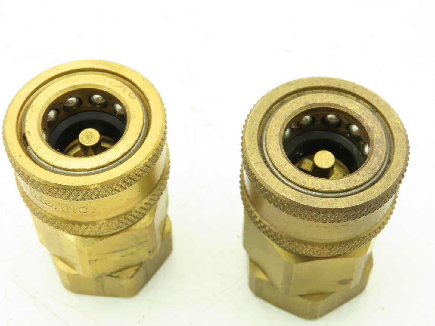 Snap-Tite BVHC-8 Hydraulic Quick Disconnect Hose Coupler 1/2" FNPT  Lot of 2