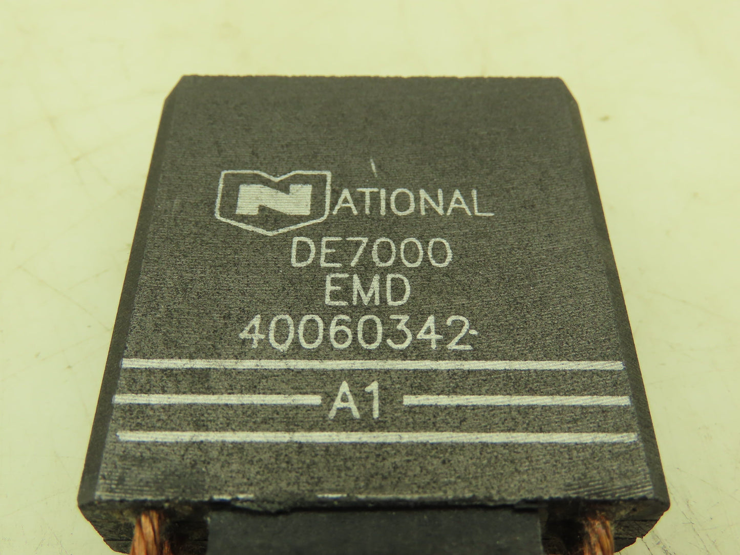 National EMD 40060342 Traction Motor Carbon TM Brush 3-Wafer DE7000  Lot of 4