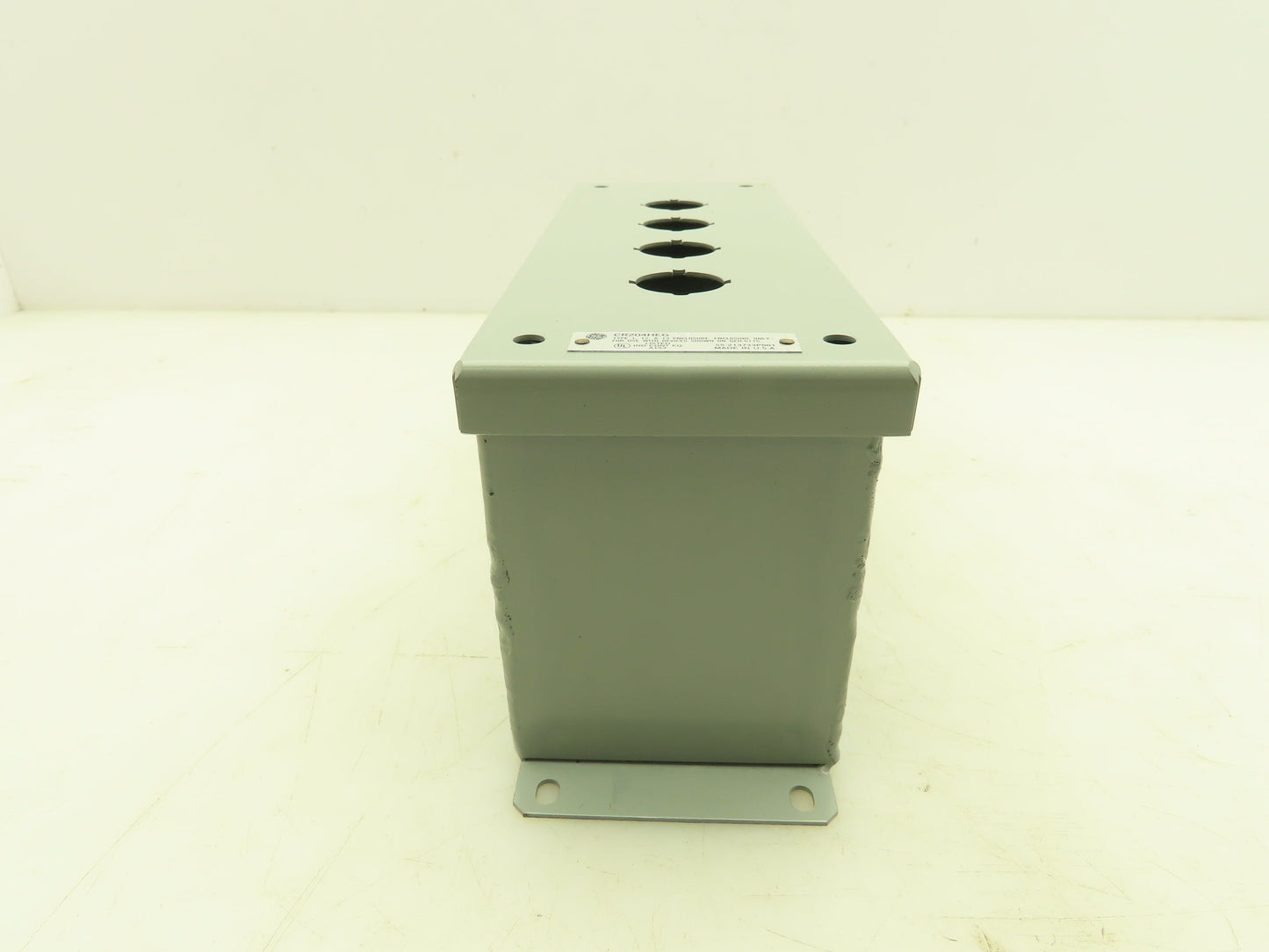 GE CR204HEG14 Steel Enclosure 4-Hole Control Station 22.5mm Pushbutton Gray