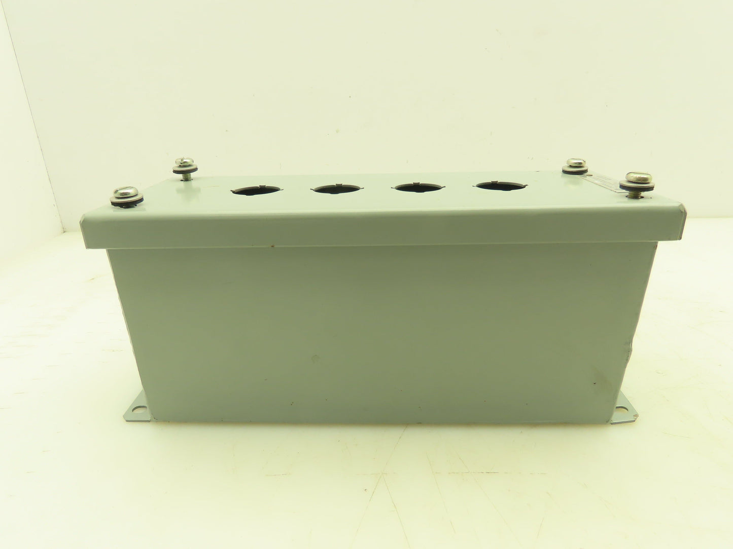 GE CR204HEG14 Steel Enclosure 4-Hole Control Station 22.5mm Pushbutton