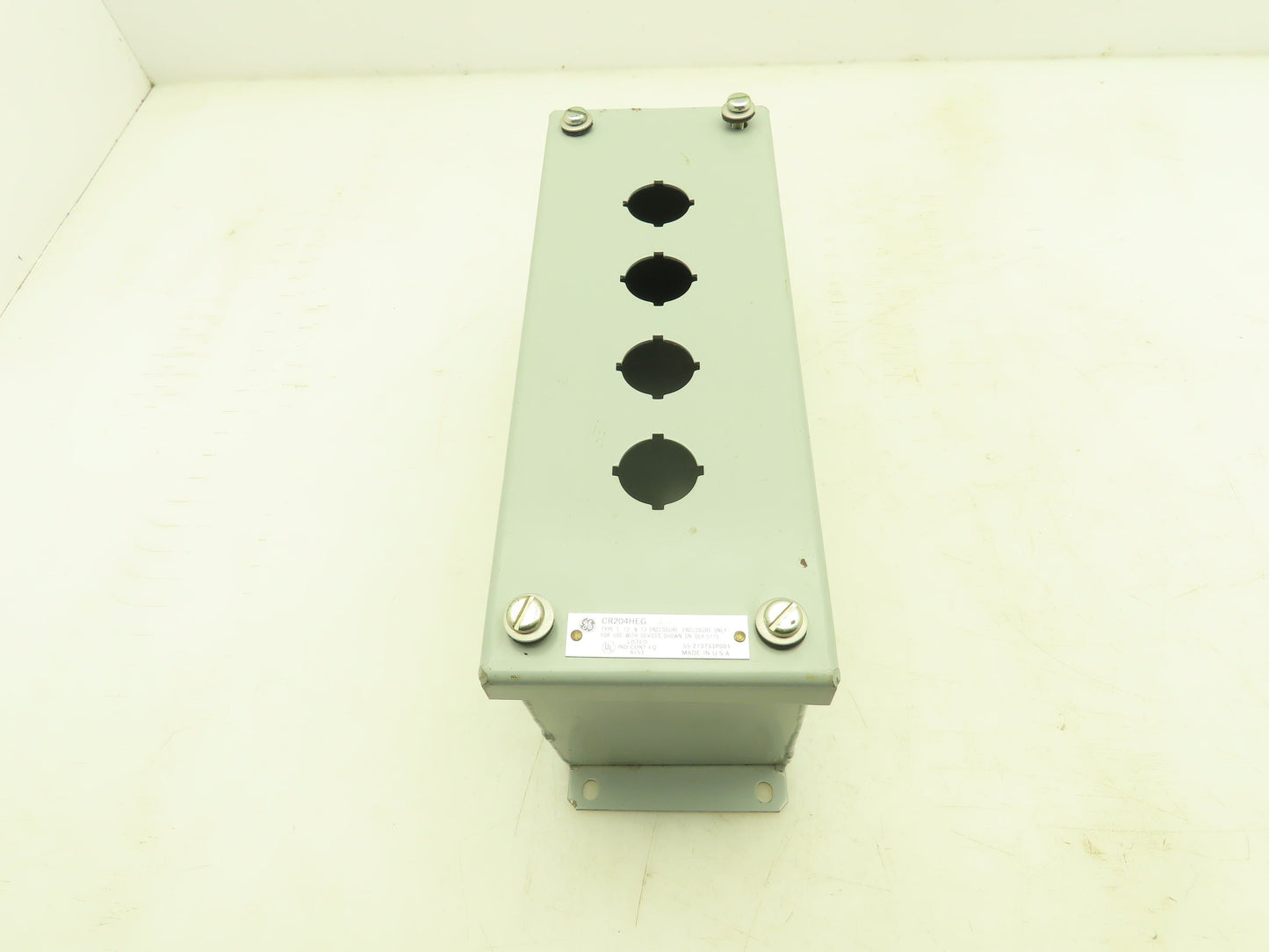 GE CR204HEG14 Steel Enclosure 4-Hole Control Station 22.5mm Pushbutton