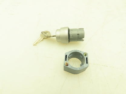 EAO 704.114.0  3-Position Keyed Selector Switch 22.5mm  Lot of 5