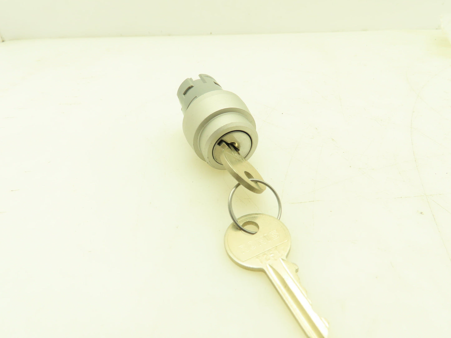 EAO 704.114.0  3-Position Keyed Selector Switch 22.5mm  Lot of 5