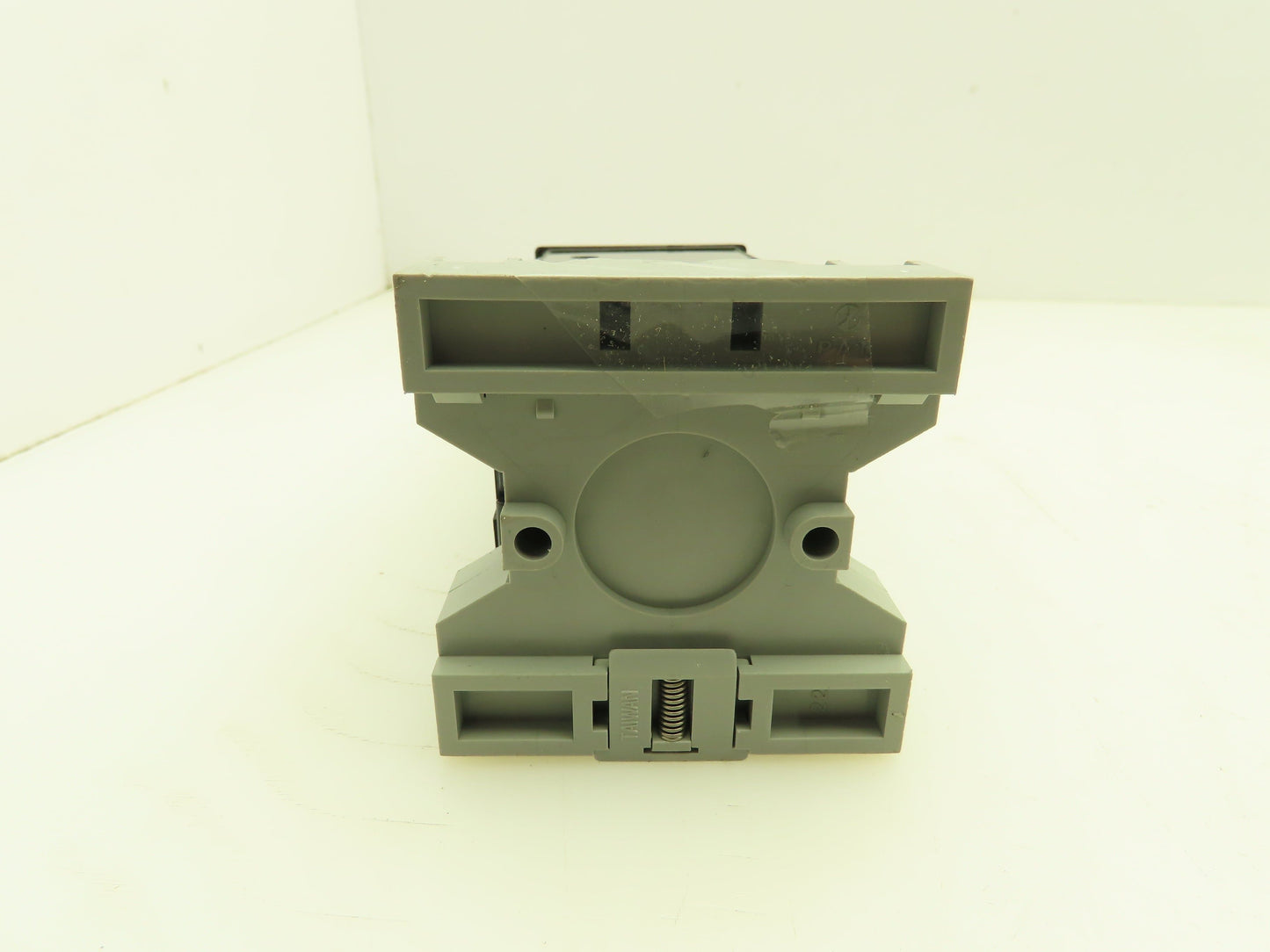 Omega 6102-J-0/300C Temperature Controller w/Base 0-300° C 230V 10A 6100 Series