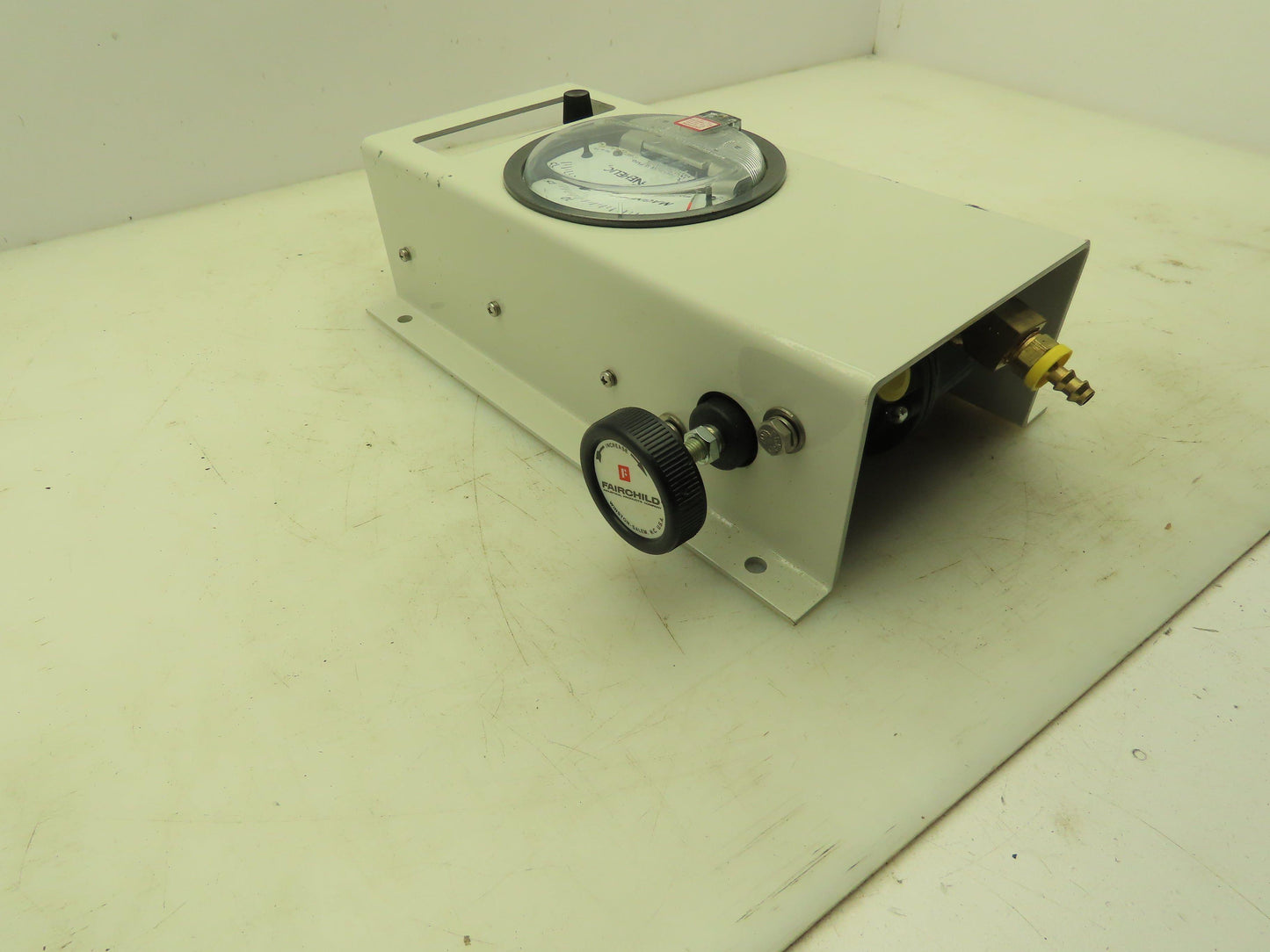 Honeywell Dwyer Fairchild Magnehelic Pressure Gauge Regulator Assembly 0-15 WC