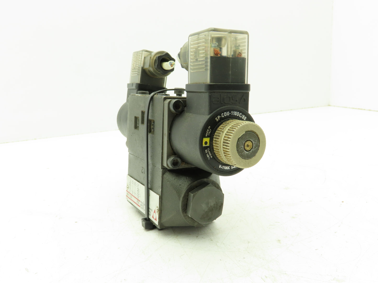 Atos DHU-0710/18 Hydraulic Directional Control Solenoid Valve 4/3-Pos 110VDC