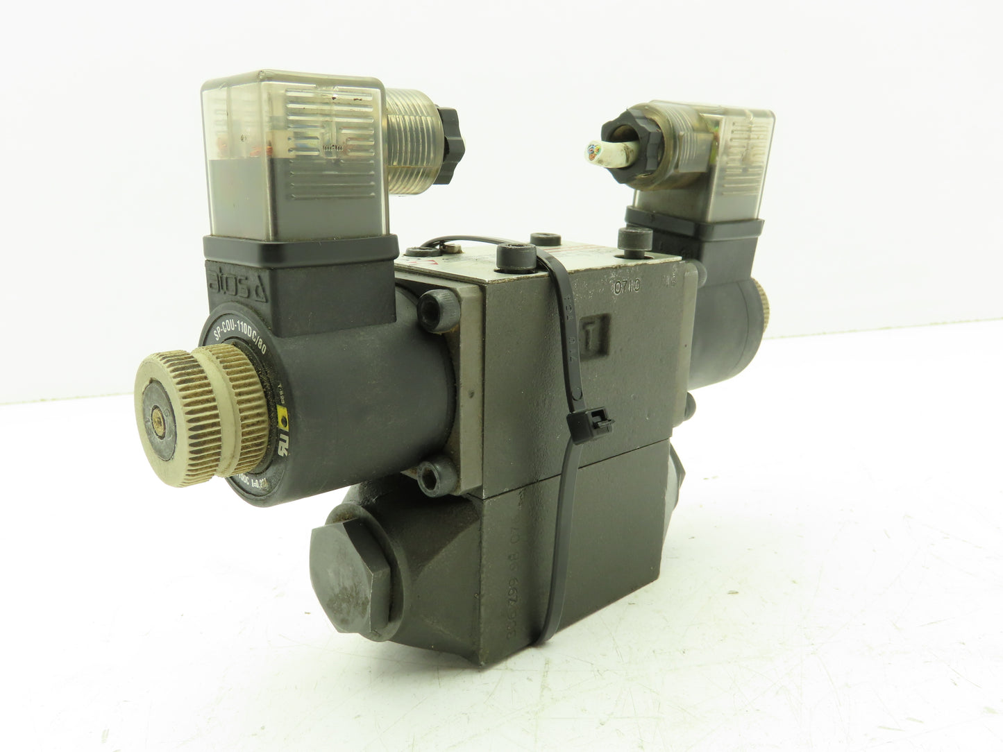 Atos DHU-0710/18 Hydraulic Directional Control Solenoid Valve 4/3-Pos 110VDC