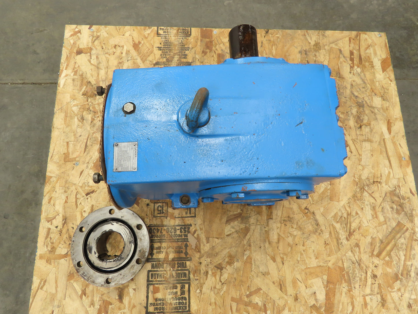 Flender R61-226-014-2-2 Type K121 Gear Reducer 85.09-1 Ratio 19.1/6.4hp