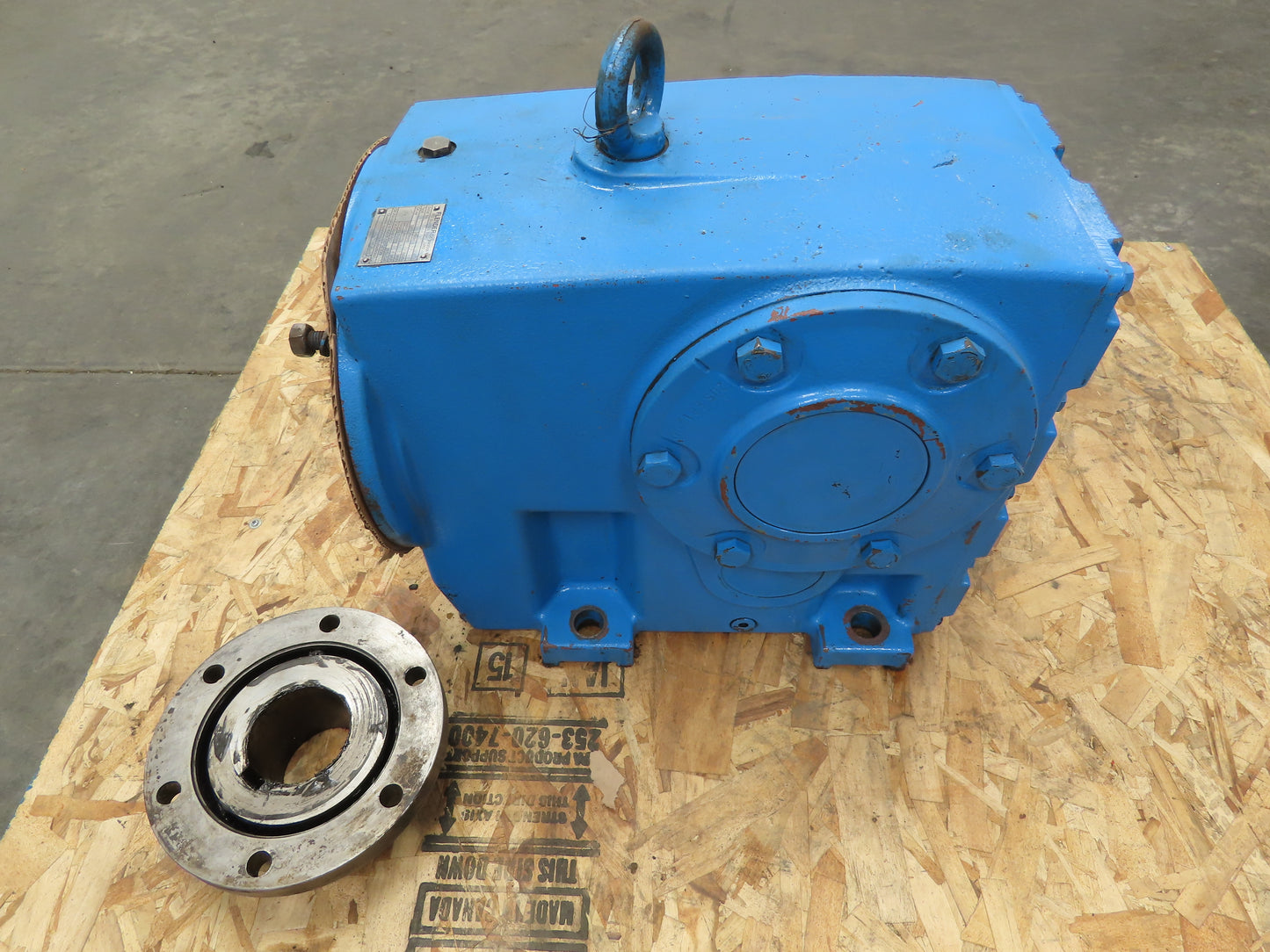 Flender R61-226-014-2-2 Type K121 Gear Reducer 85.09-1 Ratio 19.1/6.4hp