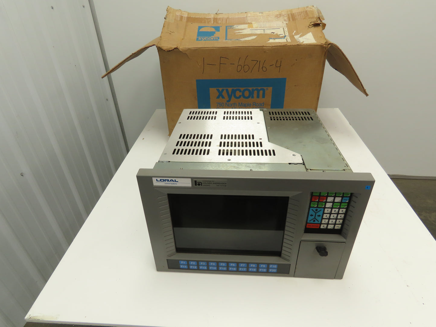 Xycom 9450 PC/AT Computer Operator Interface HMI Screen Monitor Keypad Control