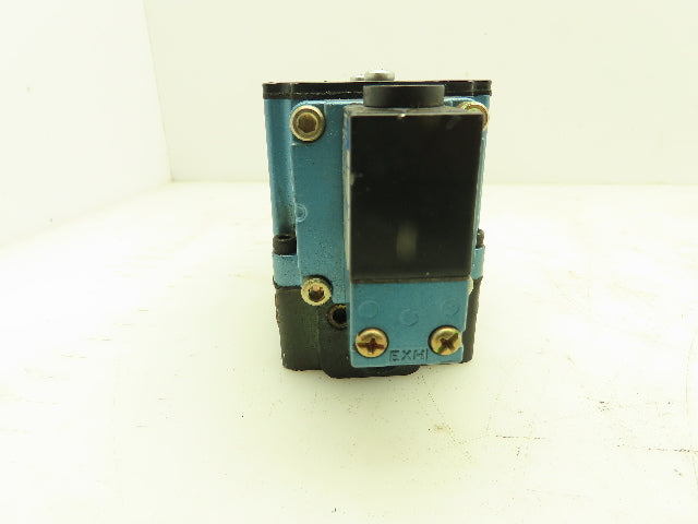 MAC 6521B-211-PM-111DA Pneumatic Double Solenoid Valve 4/2-Pos 120V w/Sub-Base