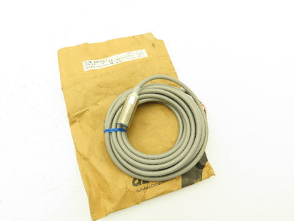Yamatake FL7M-5D6-L5 Proximity Sensor 12/24VDC