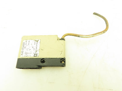 Telemecanique XUG-F04531 Photoelectric Sensor 120V Photo Switch Relay Lot of 4