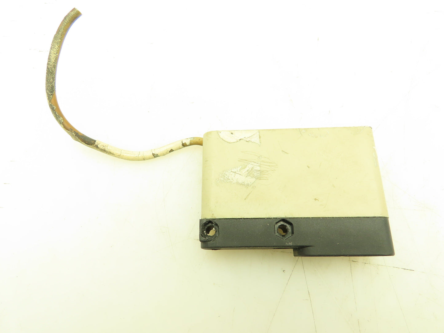 Telemecanique XUG-F04531 Photoelectric Sensor 120V Photo Switch Relay Lot of 4