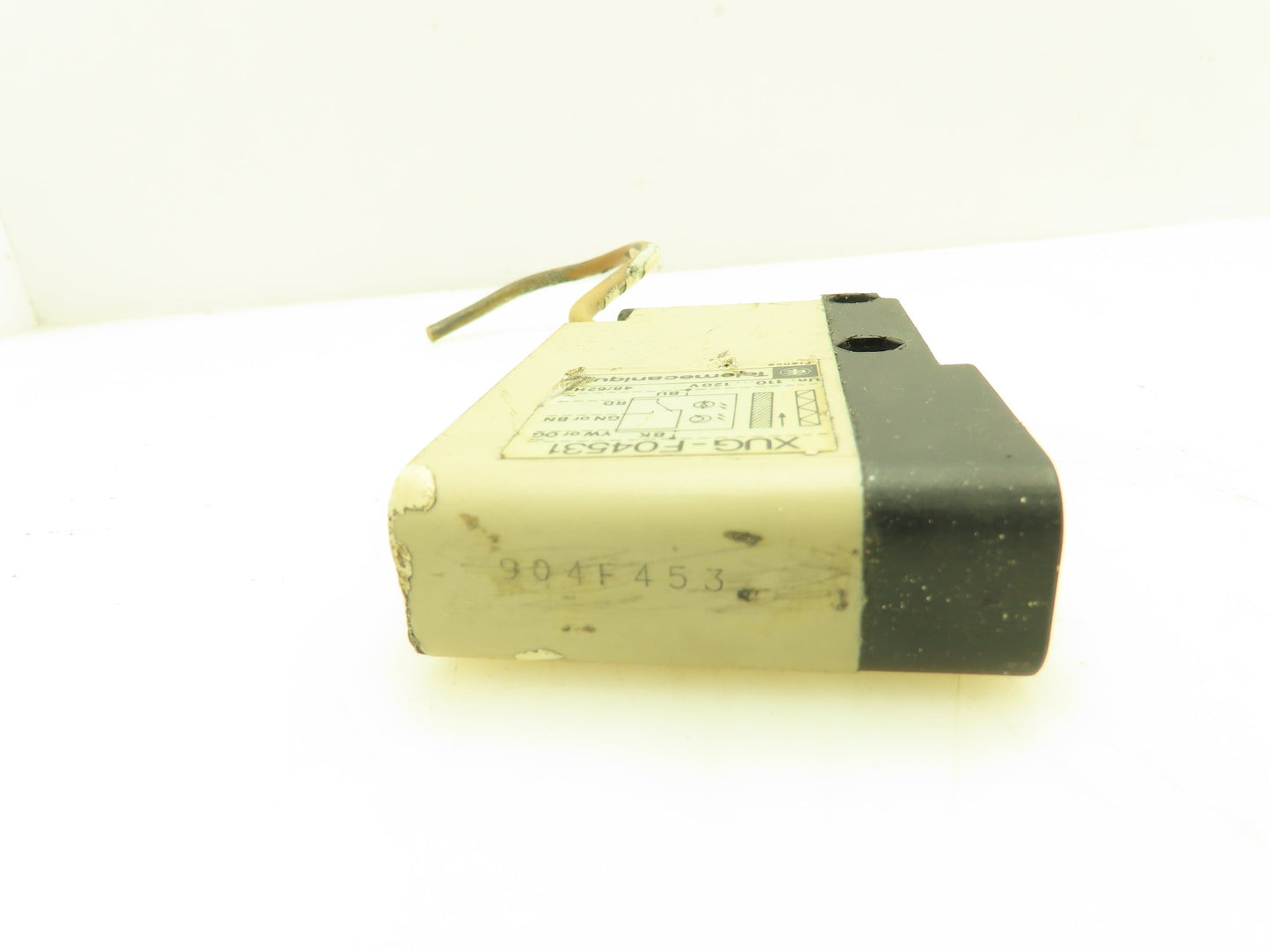 Telemecanique XUG-F04531 Photoelectric Sensor 120V Photo Switch Relay Lot of 4