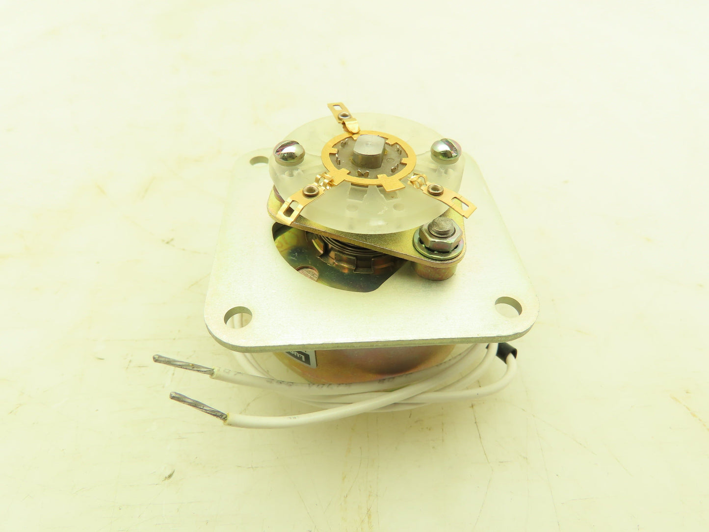 Ledex 190788-001 Rotary DC Switch Solenoid Sz 5B CW Spring Return  Lot of 2