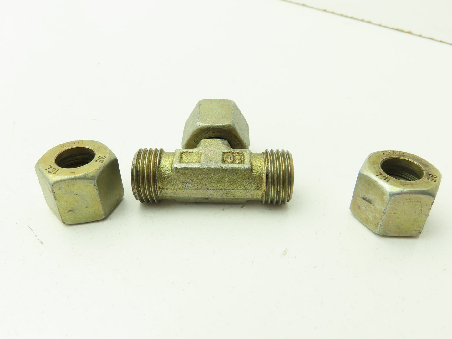 DS-VC 10-L Metric EO 24° Swivel Nut Branch Tee 10mm Tube x M16  Lot of 15
