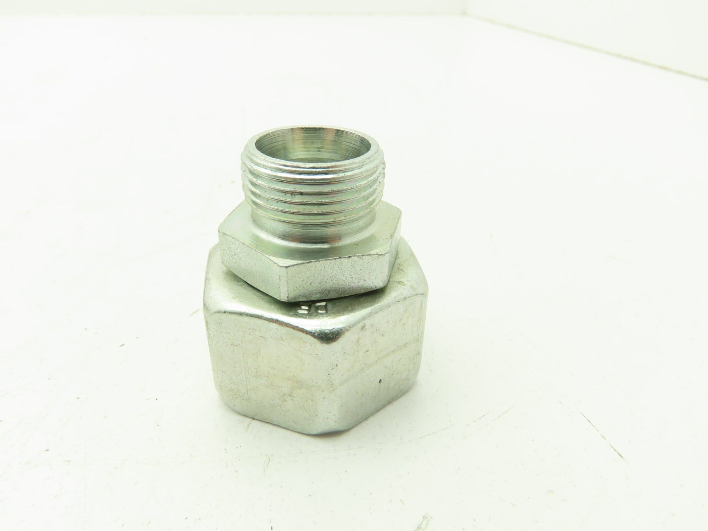 Parker 15-L EO 24° Metric Reducer 15mm Tube x M30 Swivel O-Ring  Lot of 12