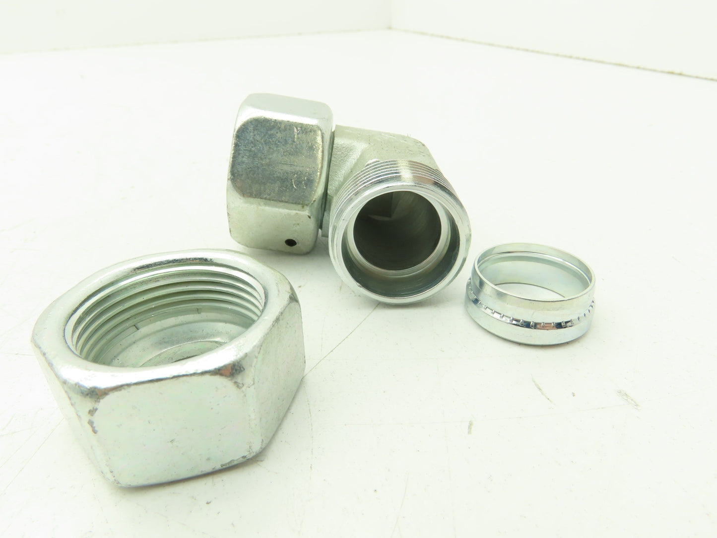 Parker EW22L 90° Elbow Connector 22mm Tube x M30 EO 24° DKO Swivel  Lot of 5