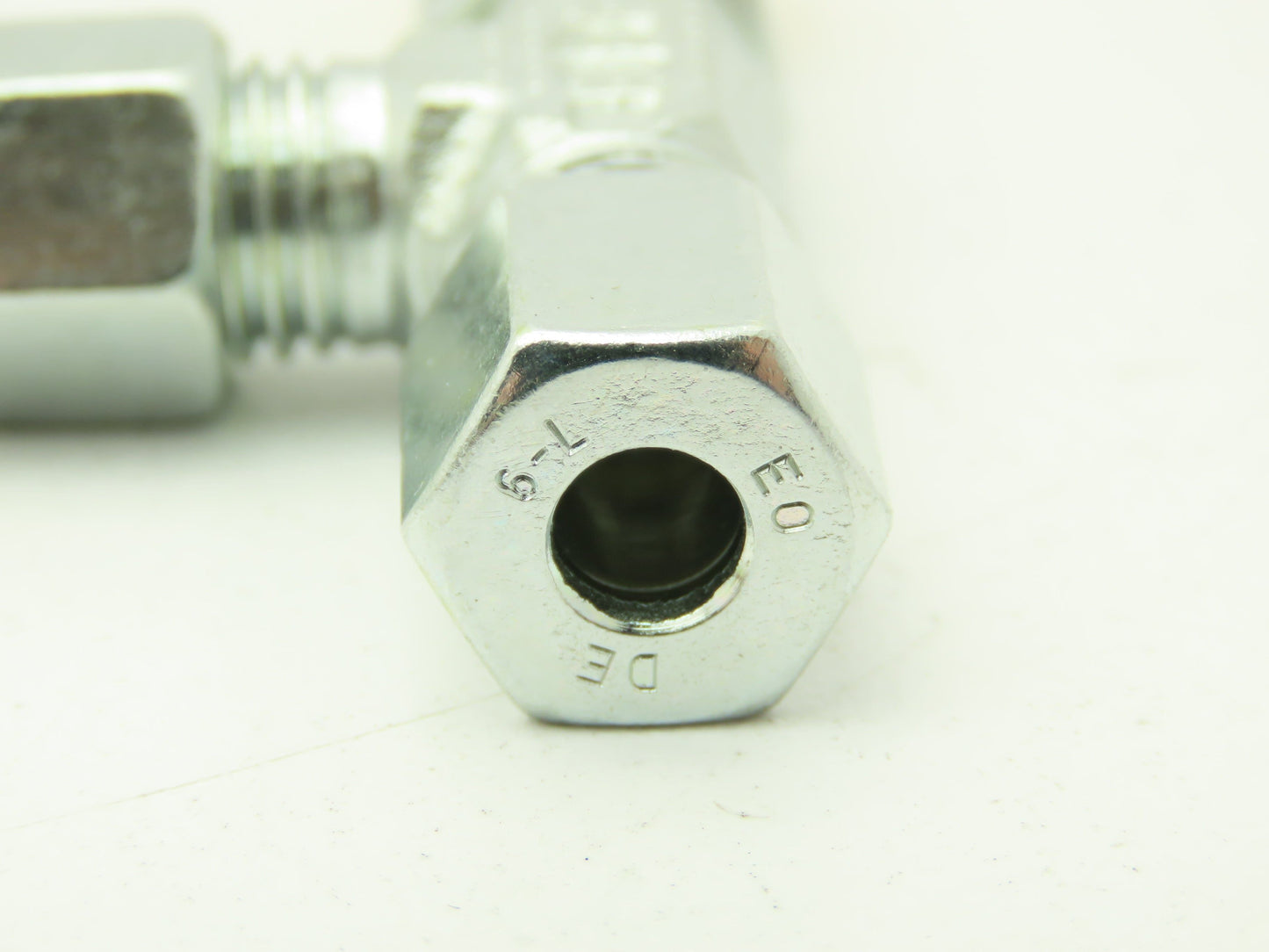 Parker EL06LMEDCF Swivel Nut Run Tee 6mm Tube x M10 Male O-Ring  Lot of 12