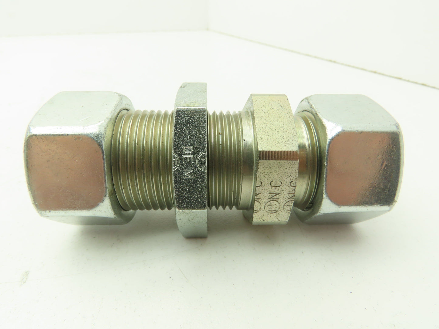 Parker SV22LOMD EO 24° DIN Bulkhead Union Fitting 22mm Tube  Lot of 10